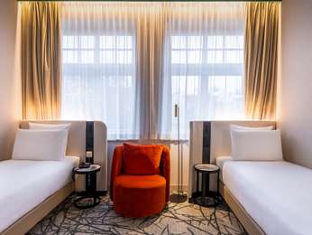 Classic room with two single beds, photo 4