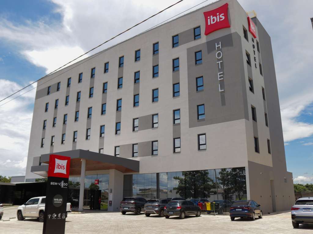 Ibis Primavera do Leste - Image 1