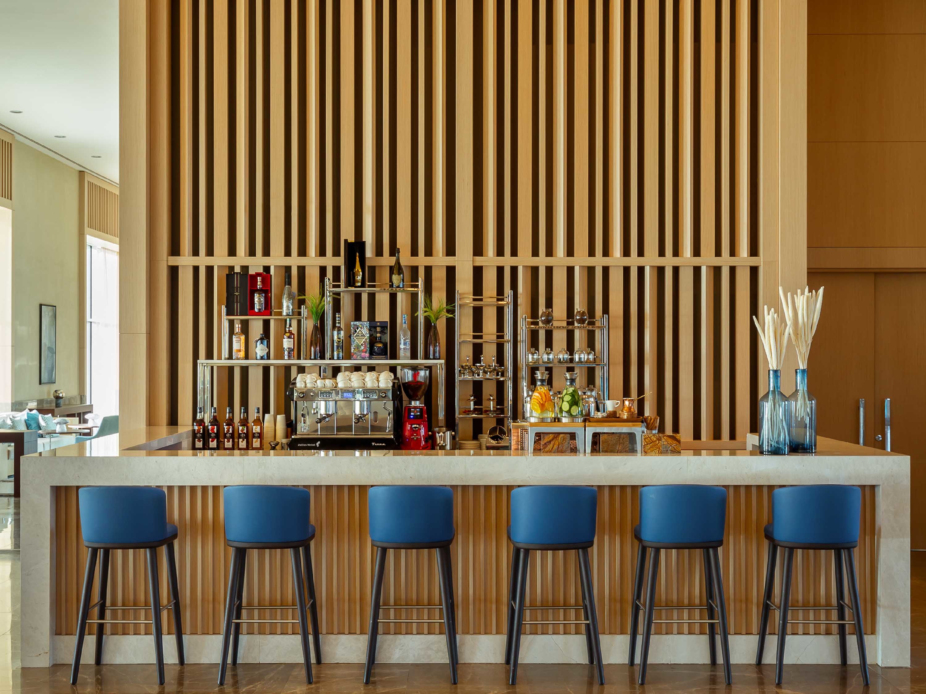 TORYSH LOBBY BAR
