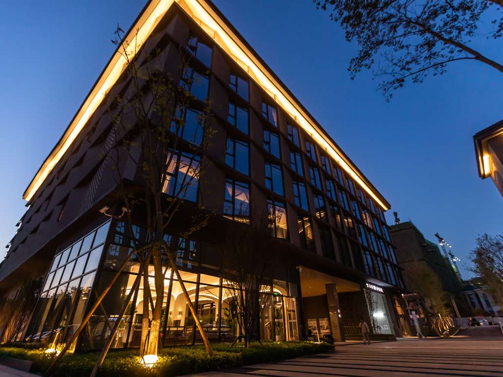Mercure Xichang Qionghai Wetland - Image 1