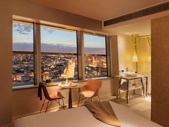 JUNIOR SUITE Panoramic Eiffel Tower, panoramic view of Paris. 1 king size bed