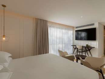 Deluxe Room with 1 king size bed or twin beds