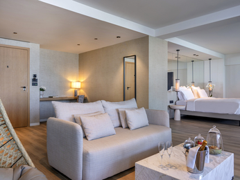 Amazing Escape Suite Grand Pool
