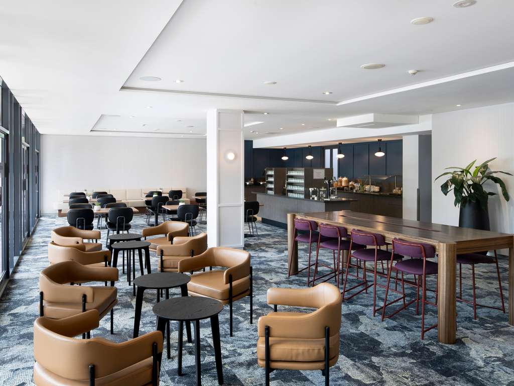 Mercure Brisbane Garden City - Image 3