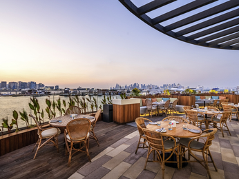 Akte Pier 51 restaurant picture