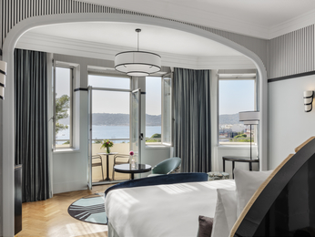 Double Junior suite with panoramic sea view and balcony, on an upper floor