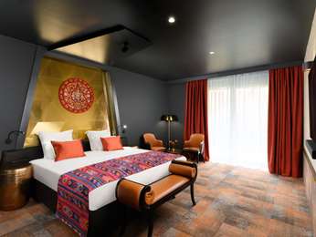 PREMIUM ROOM, 1 KINGSIZE BED, POOL VIEW