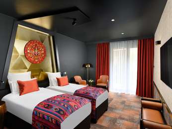 PREMIUM ROOM, 2 SINGLE BEDS, CONVERTABLE TO KINGSIZE BED, POOL VIEW