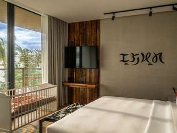 SUPERIOR ROOM, 1 King Bed, Nature View, photo 1