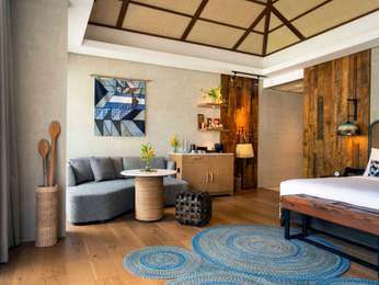 DIWATA SUITE, 1 King Bed, Oceanfront View