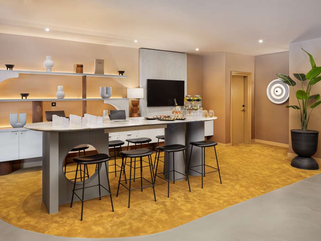 Mercure London Earls Court - Image 3