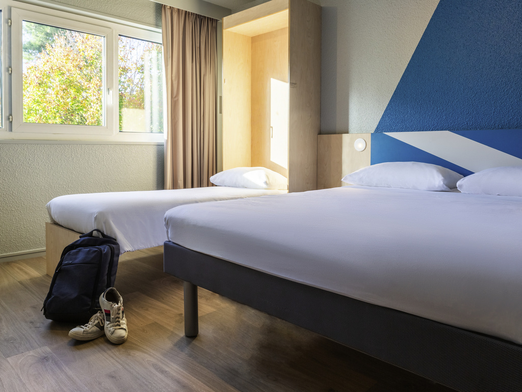 hotel chambray les tours ibis