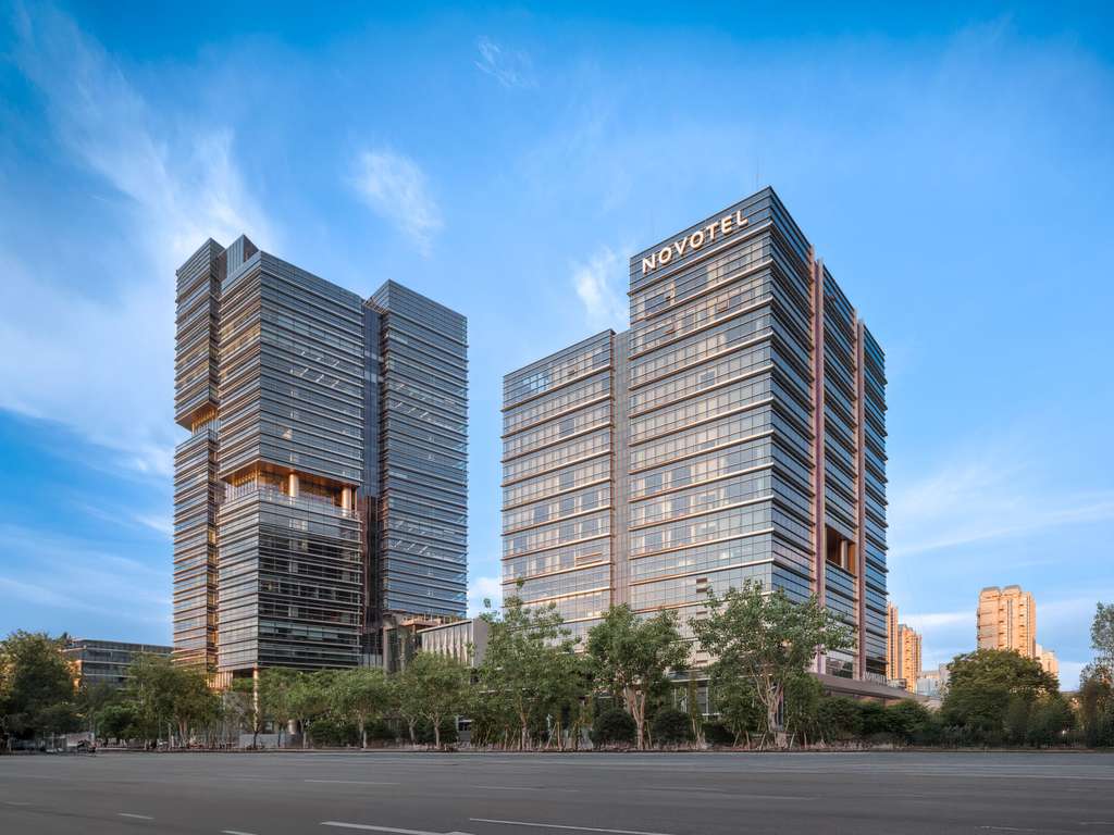 Novotel Xiamen Downtown - Image 2