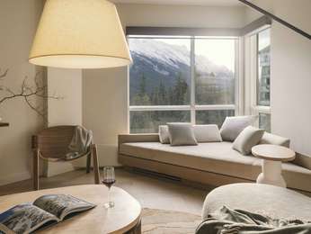 RIMROCK PEAK VIEW ONE BEDROOM KING SUITE - 600sf, 55sqm