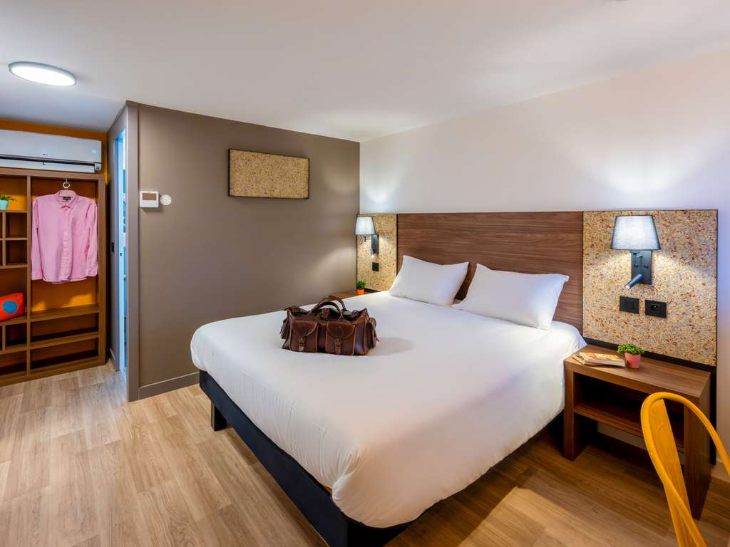 greet Hotel Chatellerault - Image 1