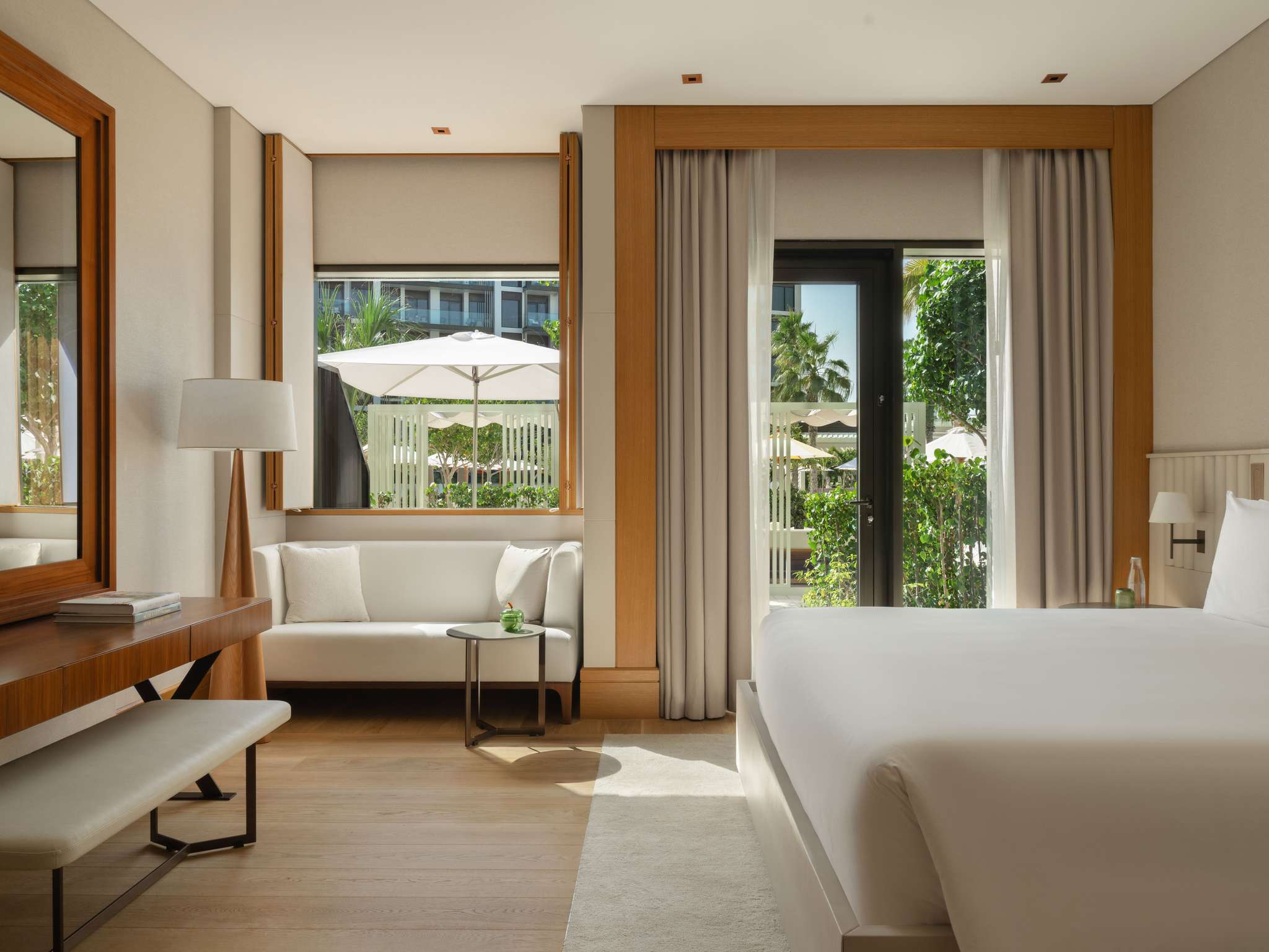 Delano dubai. Севен пальм дубай. Caesars palace dubai 5. Delano dubai. Delano dubai.