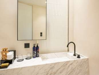 SUPERIOR ROOM With 1 Queen Size Bed, photo 4