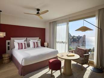 Deluxe Panoramic Room with 1 King-Size Bed, Ocean View