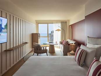 Junior Suite with 1 king-size bed and 1 double sofa bed, ocean view