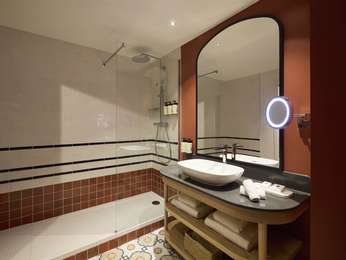 Superior Room with 2 single beds or 1 king-size bed, photo 4