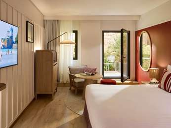 Superior Patio Room with 2 single beds or 1 king-size bed, ground floor