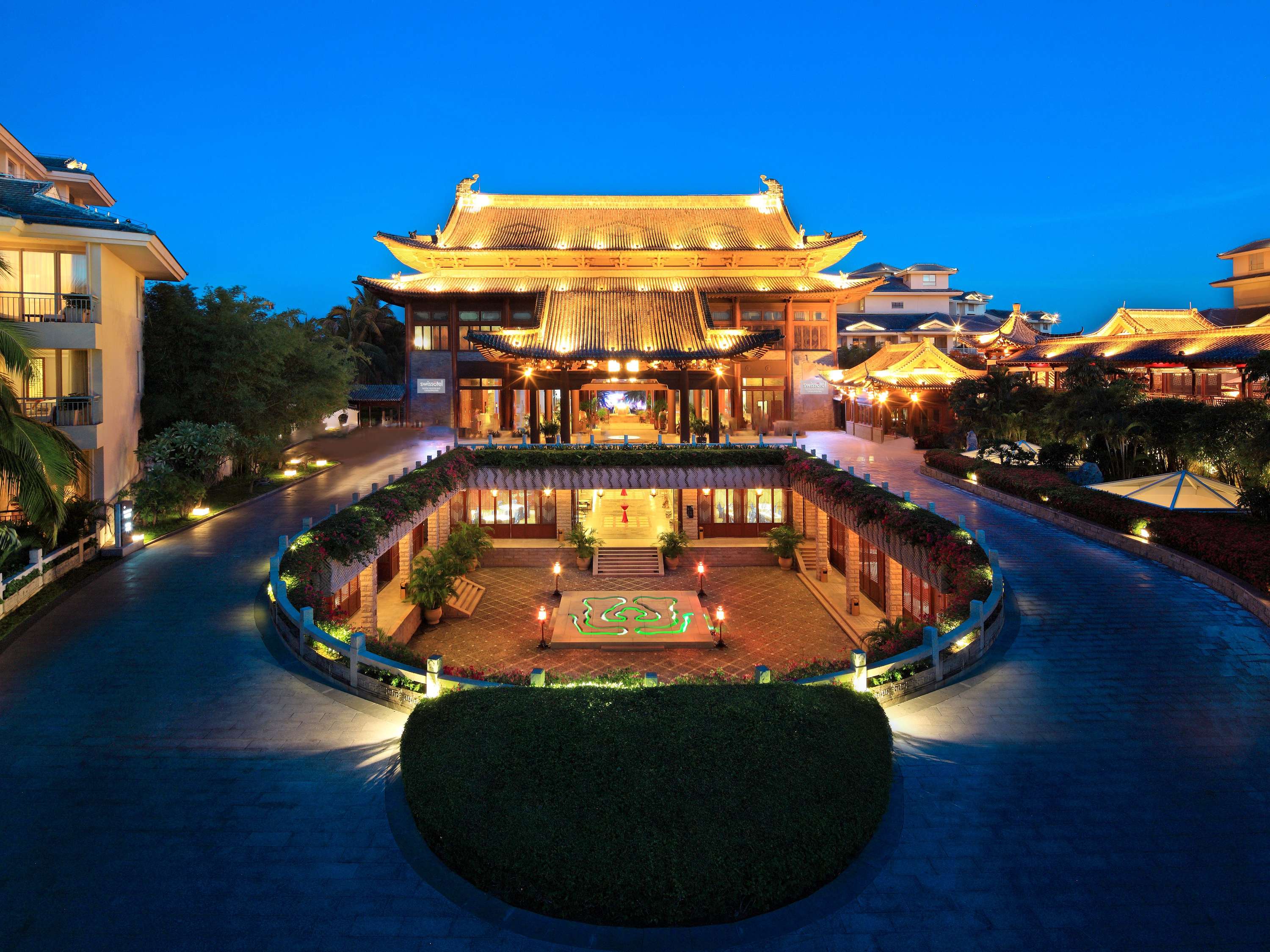 三亚亚龙湾雅高瑞士酒店