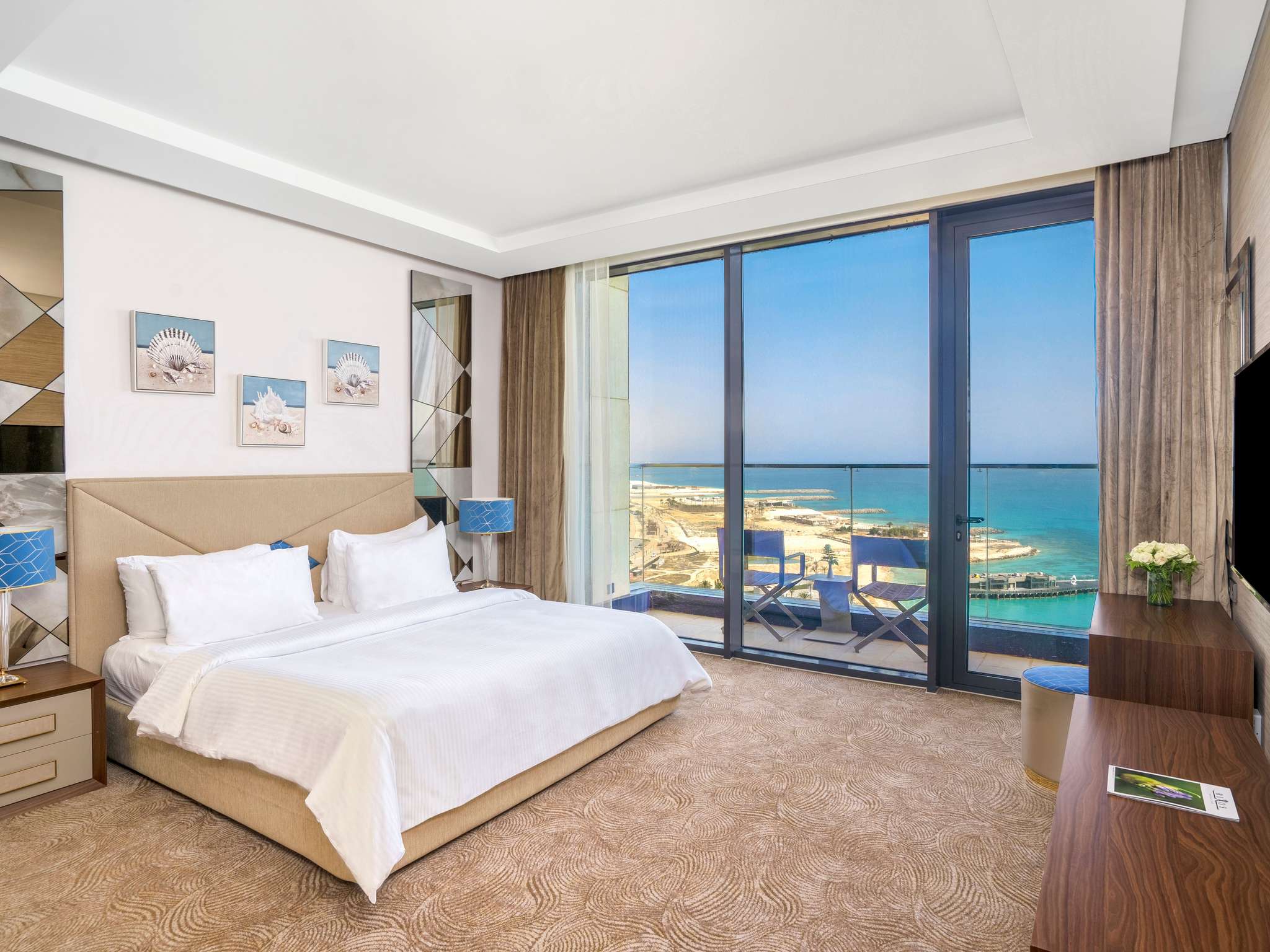 Санторини вулкан. Panorama suites. Greece hotel with panarama window. Санторини вулкан. Санторини панорама.