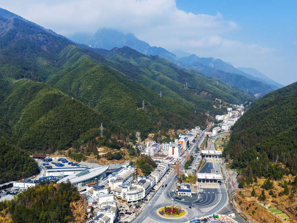 Mercure Mount Huangshan South Gate Transfer Center - Image 4