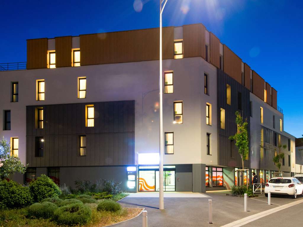 Hotel Confort La Rochelle Centre les Minimes - Image 2