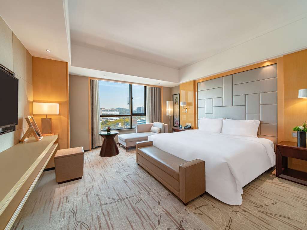 Swissôtel Guangzhou - Image 4