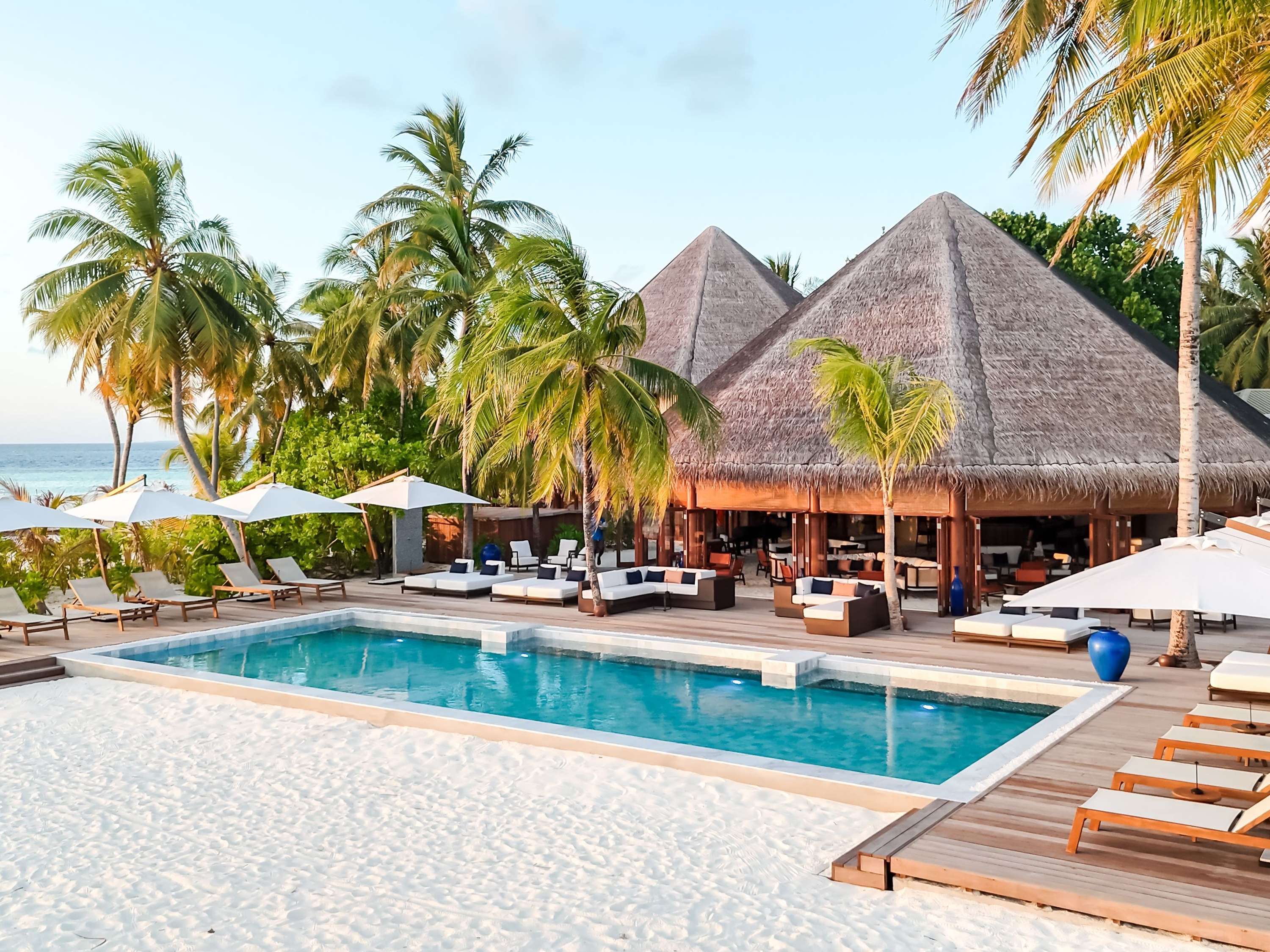 V Villas Maldives at Mirihi - MGallery Collection — 28/30