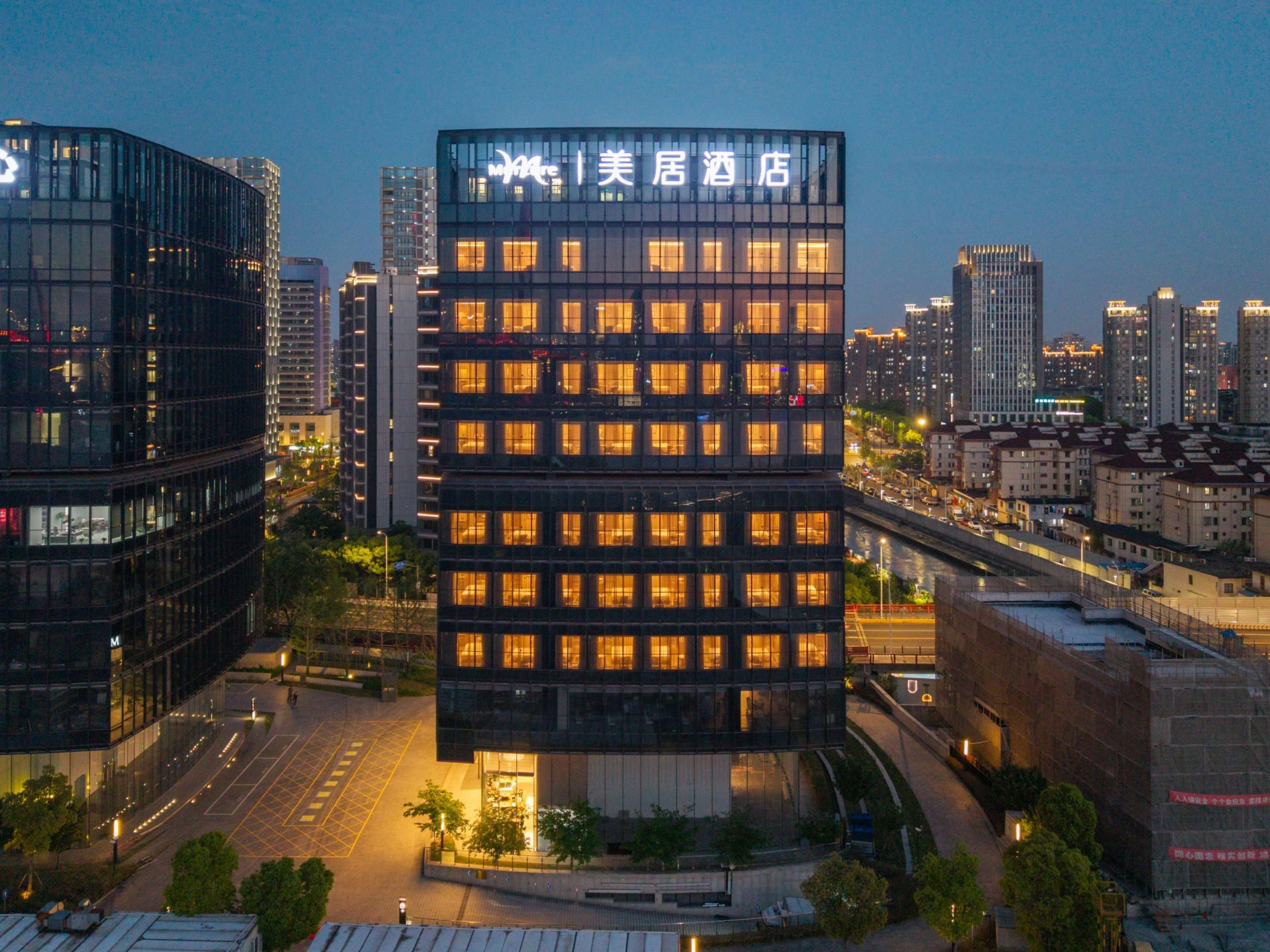 上海陆家嘴滨江中心美居酒店