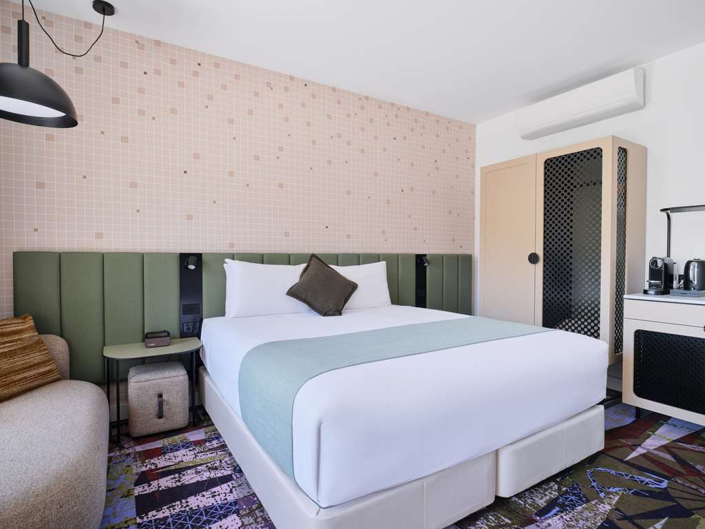 Novotel St Kilda - Image 3