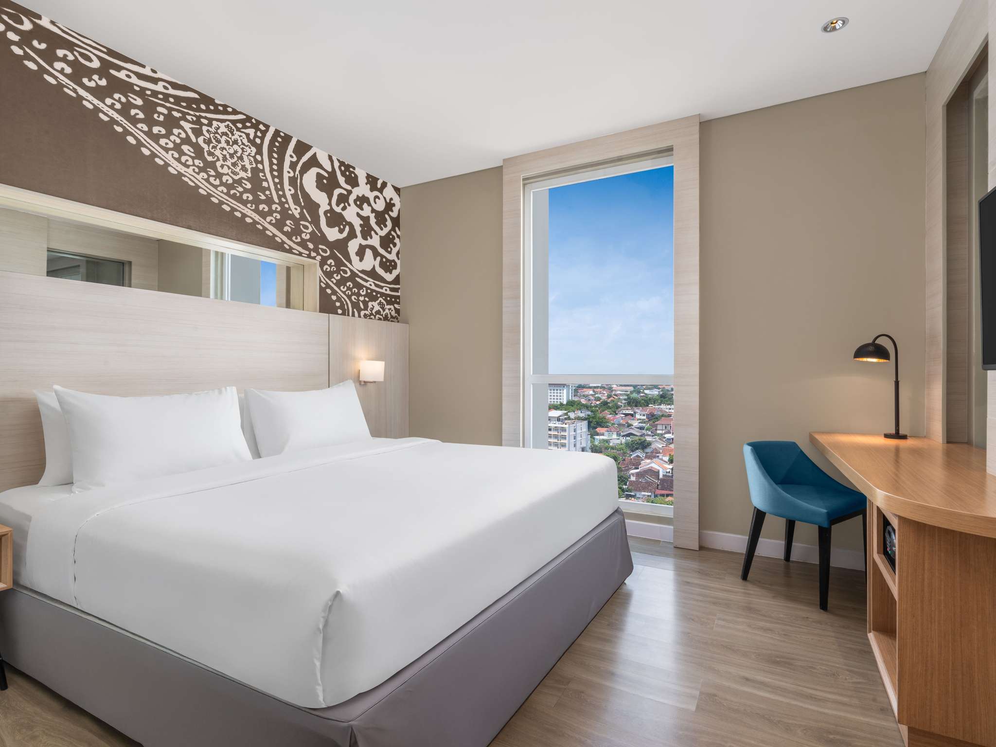 Mercure Solo