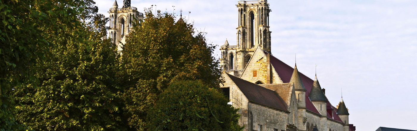 hotels in laon book